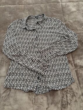 Express Black & White Geometric-Print Long Sleeve Blouse